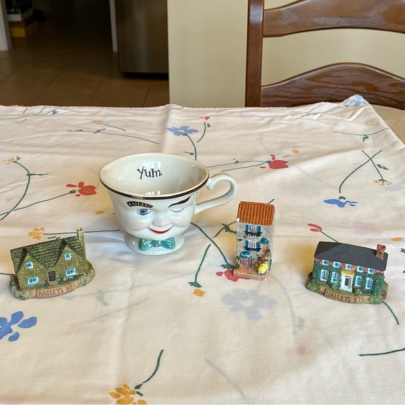 Vintage 3 Baileys Houses and Baileys Mr. Yum Winking Eye Face Coffee Mug - Picture 2 of 16